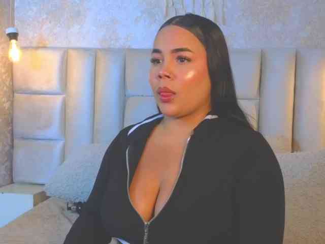 EmilyQueen3xx webcam