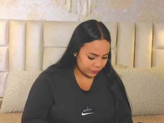 EmilyQueen3xx webcam