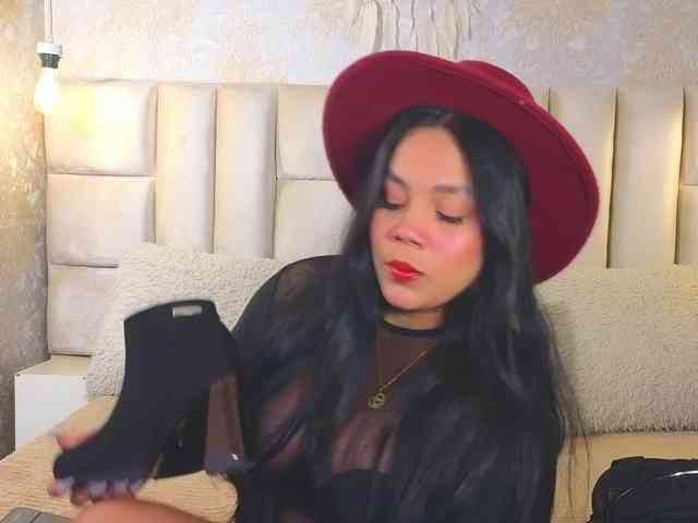 EmilyQueen3xx webcam