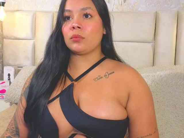 EmilyQueen3xx webcam