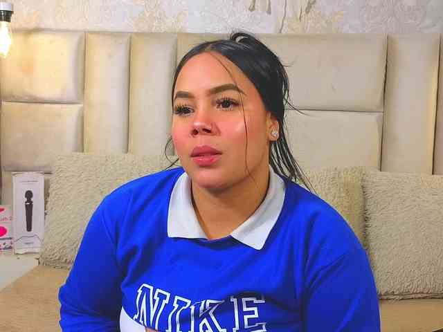 EmilyQueen3xx webcam