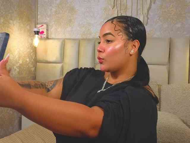 EmilyQueen3xx webcam