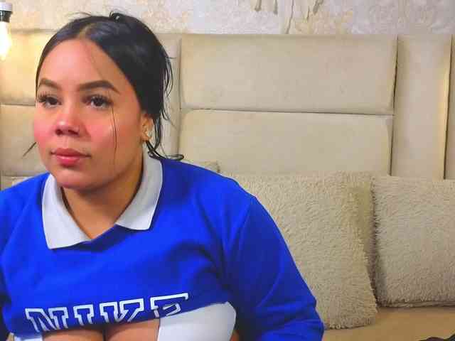 EmilyQueen3xx webcam