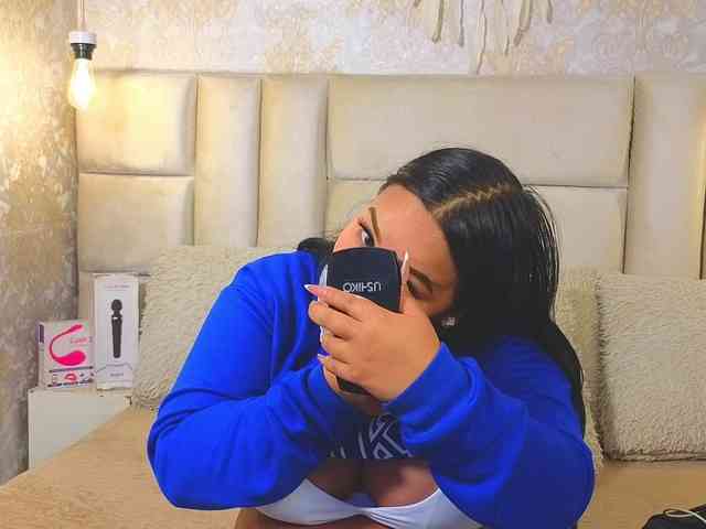 EmilyQueen3xx webcam