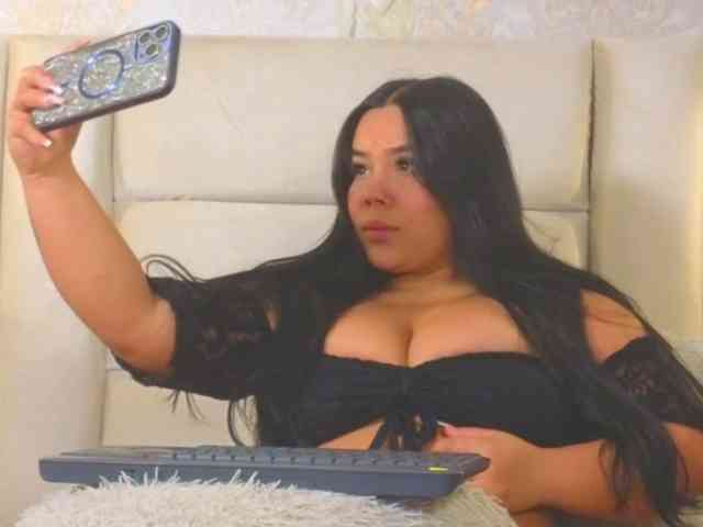 emilyqueen3xx Live Webcam on BongaCams