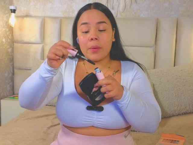 EmilyQueen3xx webcam