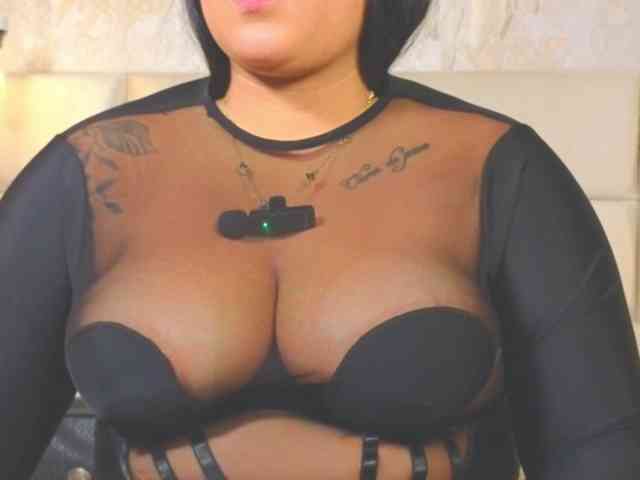 EmilyQueen3xx webcam