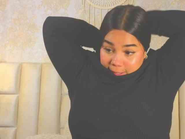 EmilyQueen3xx webcam
