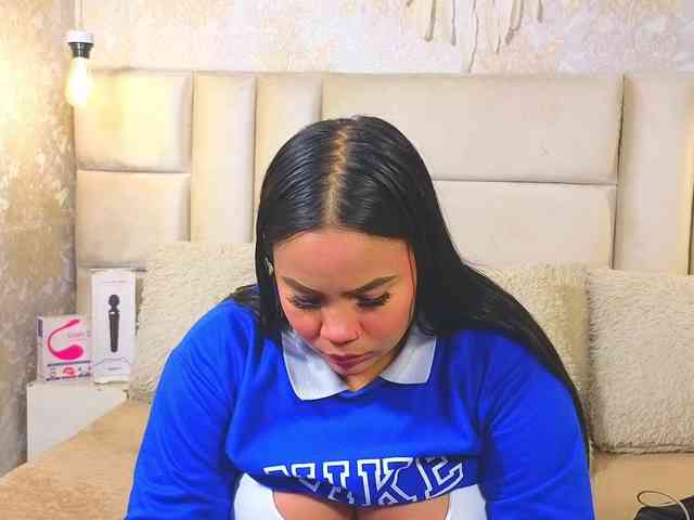 EmilyQueen3xx webcam