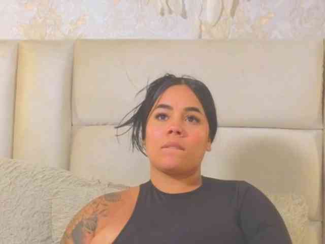 EmilyQueen3xx webcam