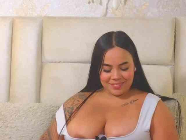 EmilyQueen3xx webcam