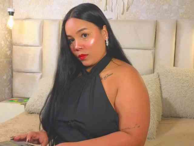 EmilyQueen3xx webcam