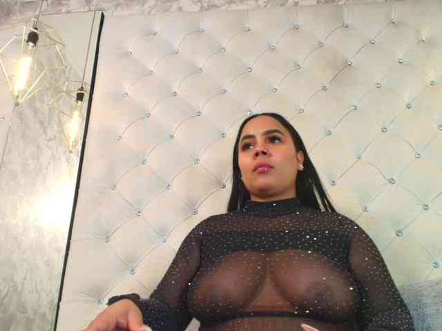 EmilyQueen3xx webcam