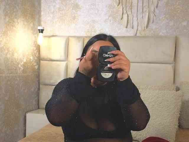 EmilyQueen3xx webcam