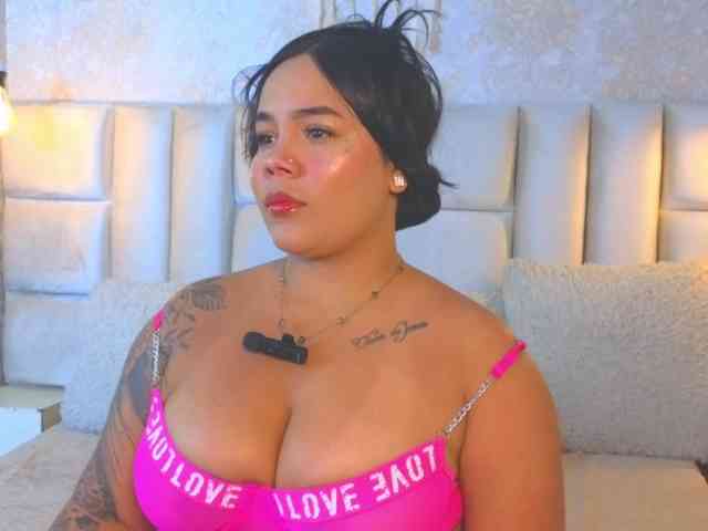 EmilyQueen3xx webcam