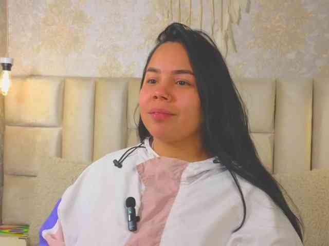 EmilyQueen3xx webcam