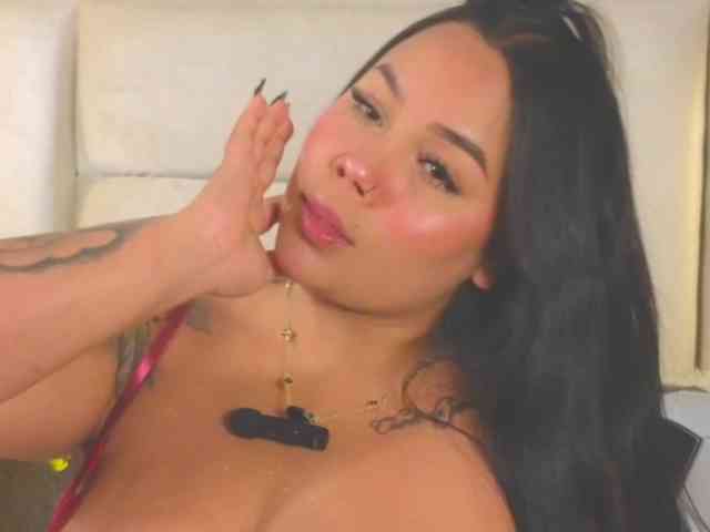 EmilyQueen3xx webcam