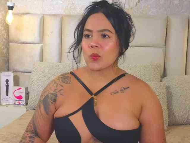 EmilyQueen3xx webcam