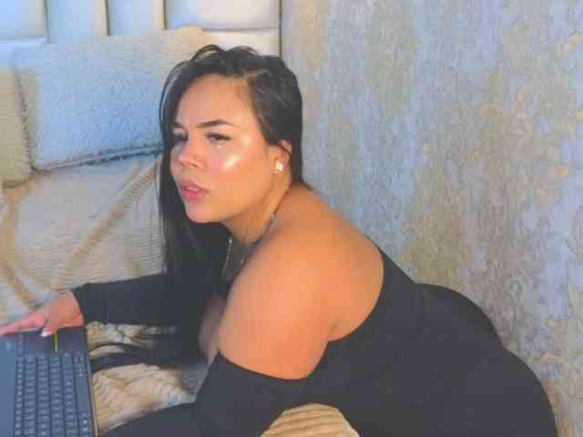 EmilyQueen3xx webcam