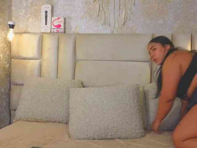 EmilyQueen3xx webcam