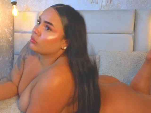EmilyQueen3xx webcam