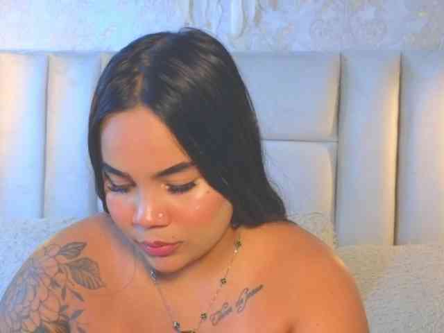 EmilyQueen3xx webcam