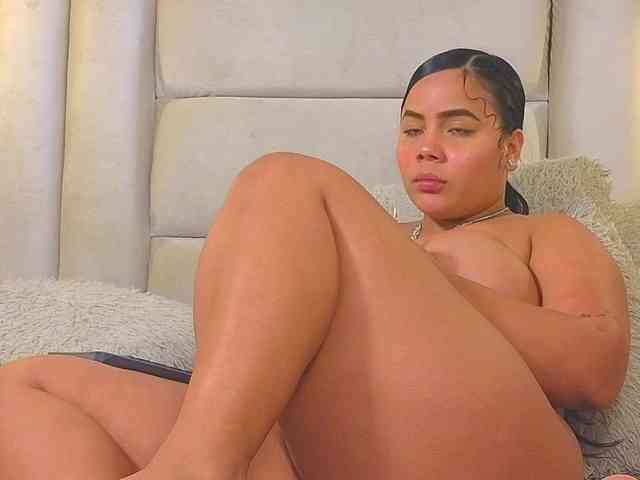 EmilyQueen3xx webcam