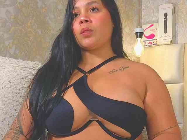 EmilyQueen3xx webcam