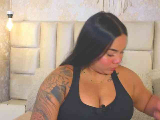 EmilyQueen3xx webcam