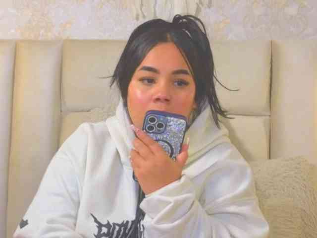 EmilyQueen3xx webcam