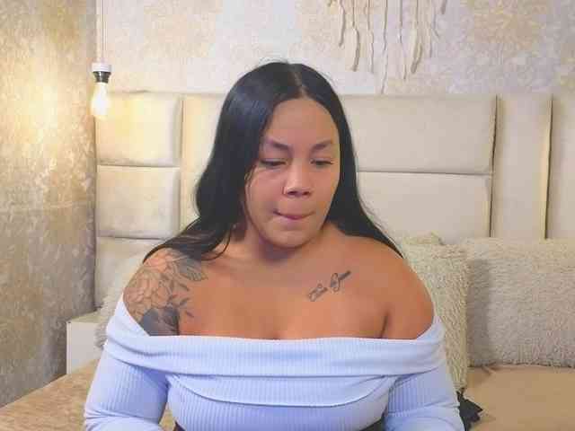 EmilyQueen3xx webcam