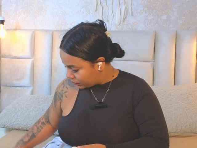 EmilyQueen3xx webcam