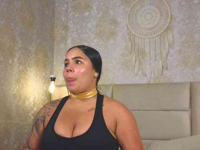 EmilyQueen3xx webcam