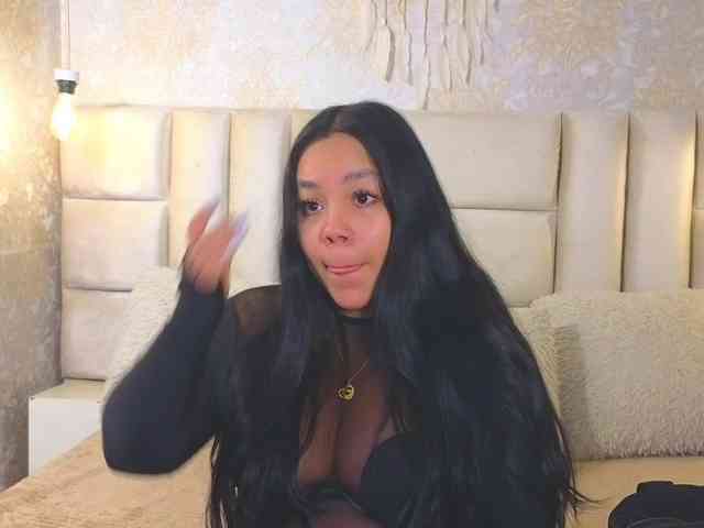 EmilyQueen3xx webcam