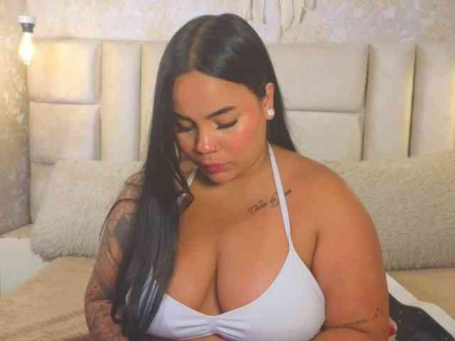 EmilyQueen3xx webcam
