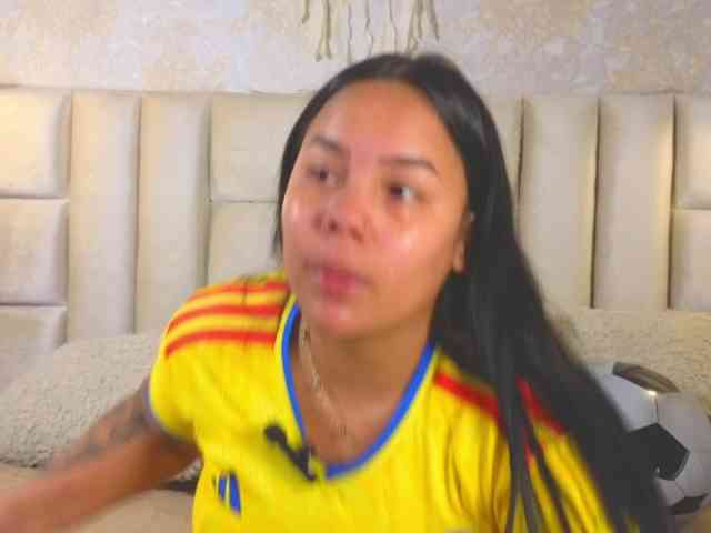 EmilyQueen3xx webcam