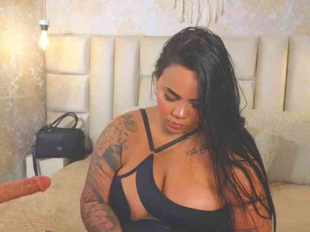 EmilyQueen3xx webcam