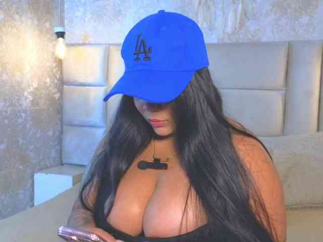 EmilyQueen3xx webcam