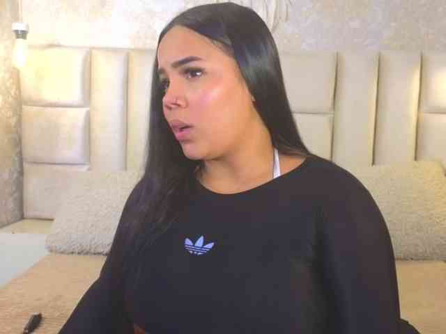 EmilyQueen3xx webcam