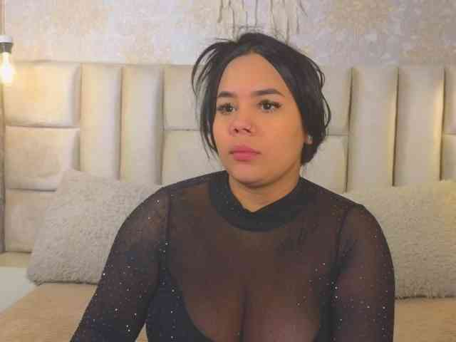 EmilyQueen3xx webcam