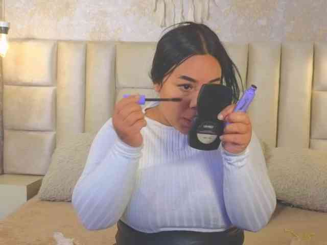 EmilyQueen3xx webcam