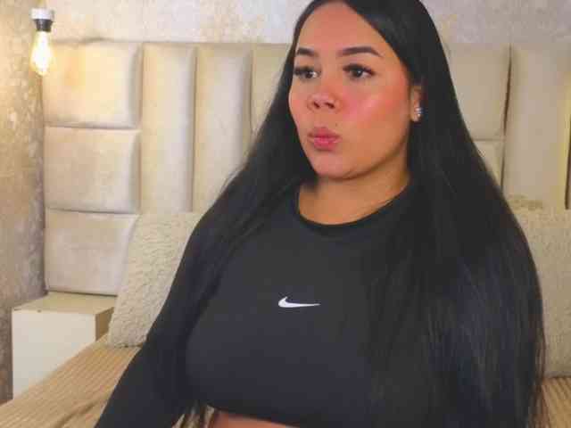 EmilyQueen3xx webcam