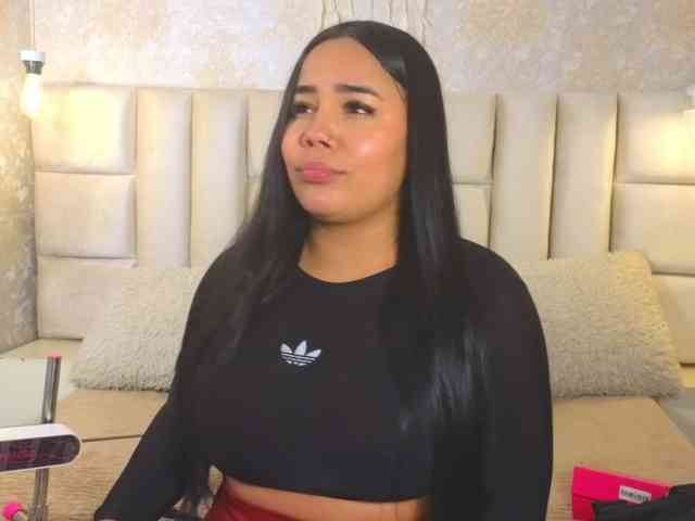 EmilyQueen3xx webcam