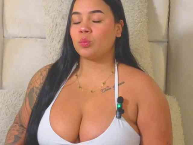 EmilyQueen3xx webcam
