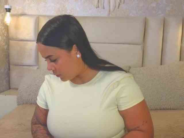 EmilyQueen3xx webcam