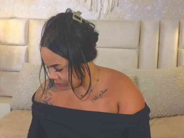 EmilyQueen3xx webcam