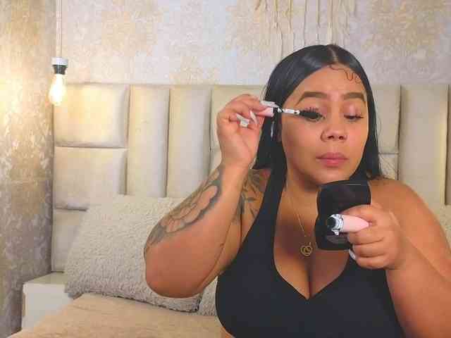 EmilyQueen3xx webcam