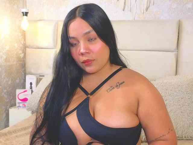 EmilyQueen3xx webcam