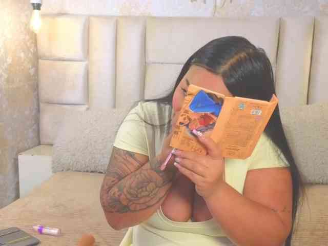 EmilyQueen3xx webcam