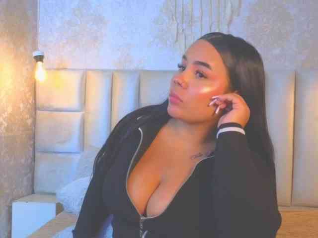 EmilyQueen3xx webcam